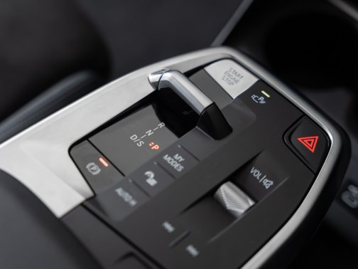 https://i.i-sgcm.com/new_cars/cars/21544/21544_g118