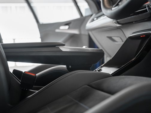 https://i.i-sgcm.com/new_cars/cars/21544/21544_g121