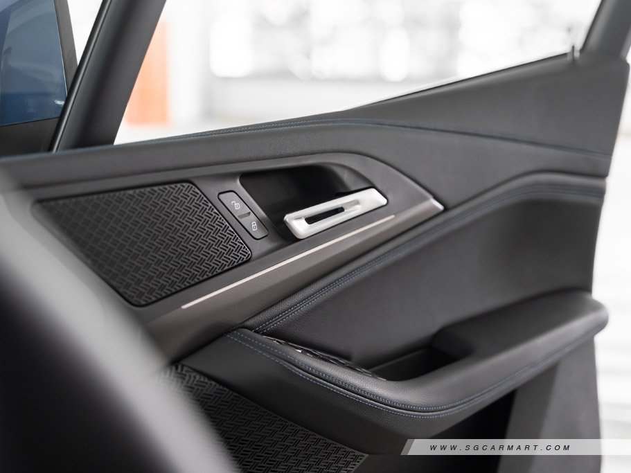 https://i.i-sgcm.com/new_cars/cars/21544/21544_g122