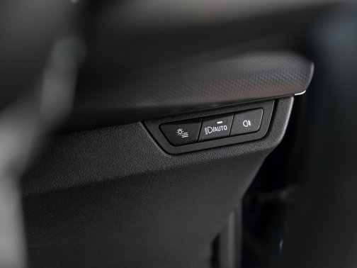 https://i.i-sgcm.com/new_cars/cars/21544/21544_g124