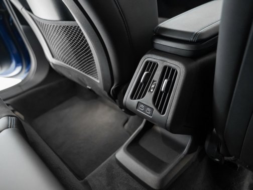 https://i.i-sgcm.com/new_cars/cars/21544/21544_g129