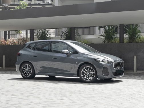 https://i.i-sgcm.com/new_cars/cars/21544/21544_g136