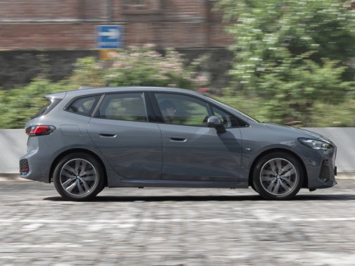 https://i.i-sgcm.com/new_cars/cars/21544/21544_g137