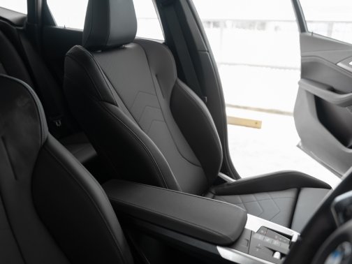 https://i.i-sgcm.com/new_cars/cars/21544/21544_g161