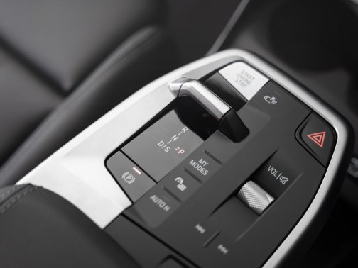 https://i.i-sgcm.com/new_cars/cars/21544/21544_g163