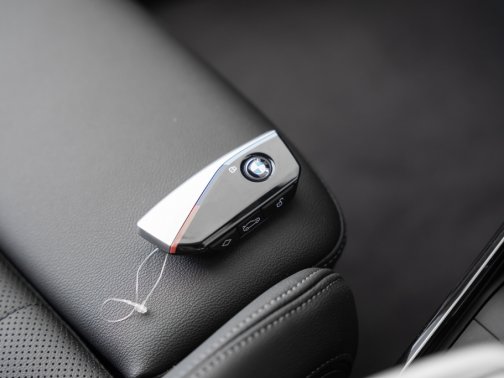 https://i.i-sgcm.com/new_cars/cars/21544/21544_g170