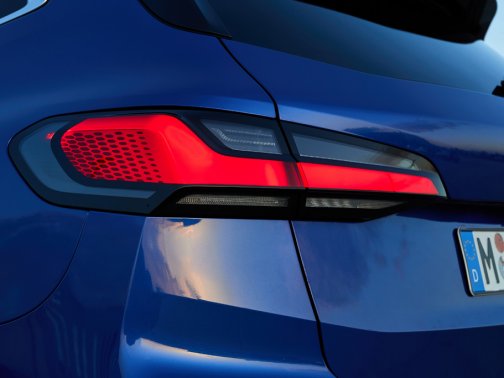 https://i.i-sgcm.com/new_cars/cars/21544/21544_g46