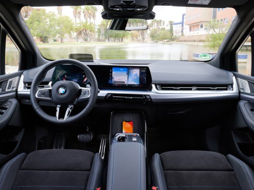 https://i.i-sgcm.com/new_cars/cars/21544/21544_g49