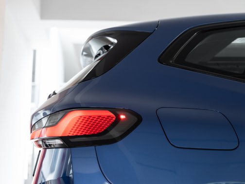 https://i.i-sgcm.com/new_cars/cars/21544/21544_g77