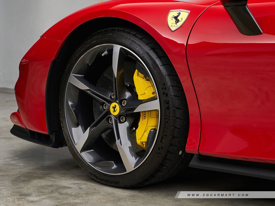 Ferrari SF90 Stradale Plug-in Hybrid 4.0 V8 12