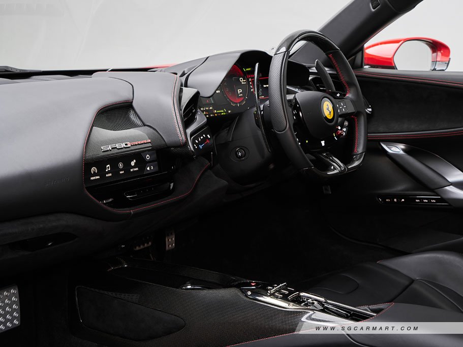 Ferrari SF90 Stradale Plug-in Hybrid 4.0 V8 21