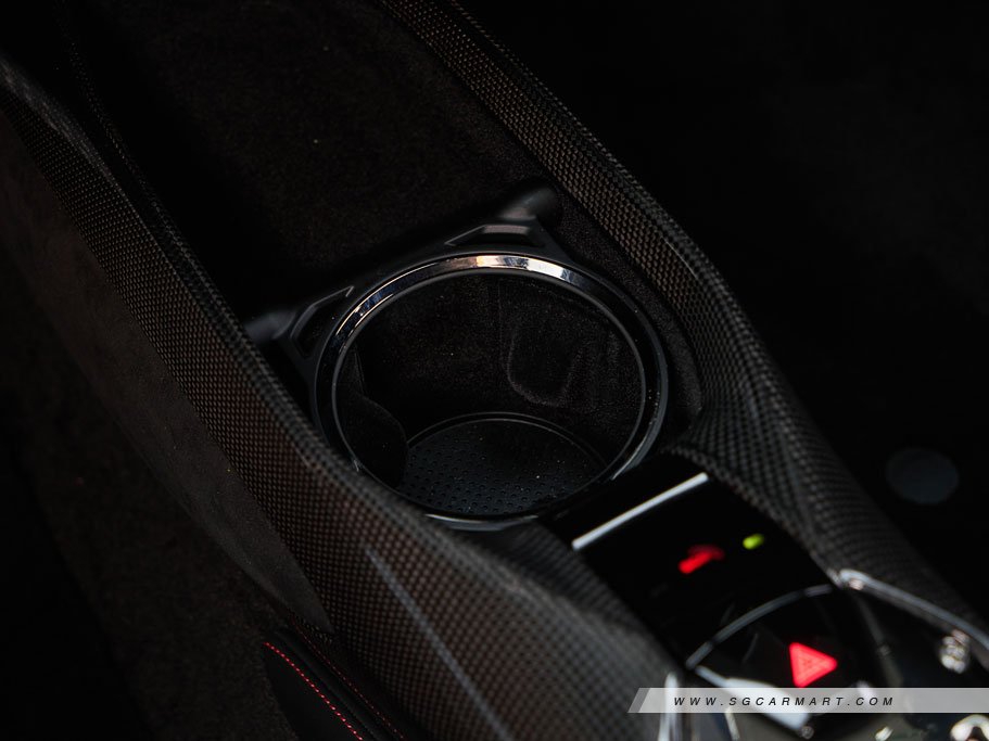 Ferrari SF90 Stradale Plug-in Hybrid 4.0 V8 36