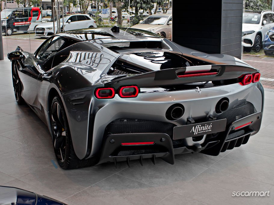 Ferrari SF90 Stradale Plug-in Hybrid 4.0 V8 Assetto Fiorano 43