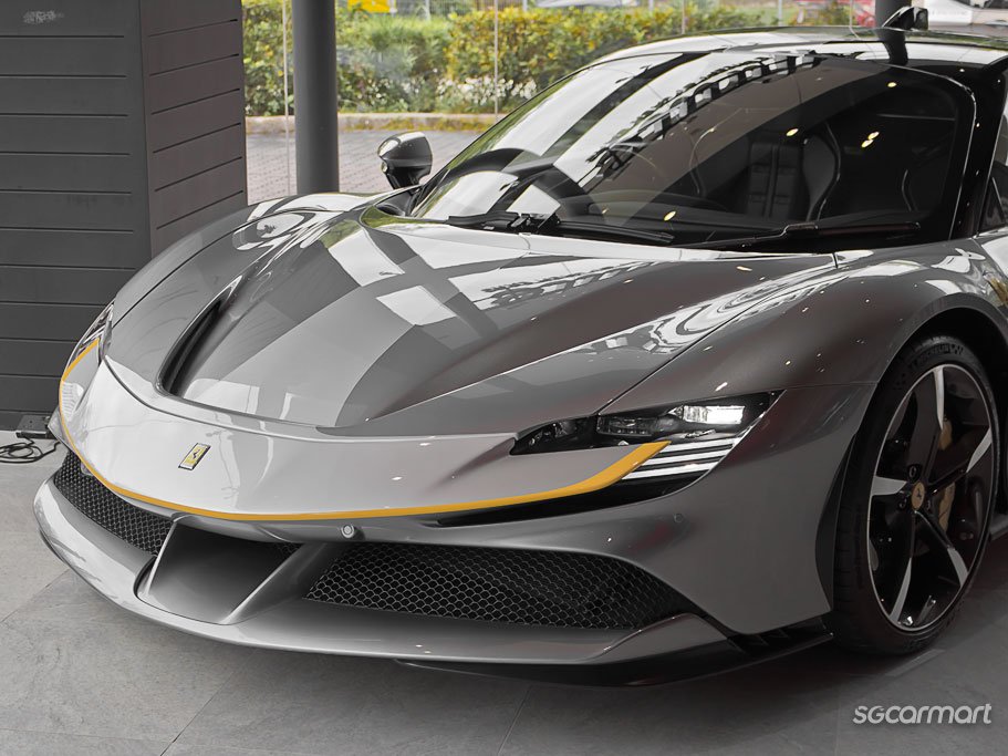 Ferrari SF90 Stradale Plug-in Hybrid 4.0 V8 Assetto Fiorano 44