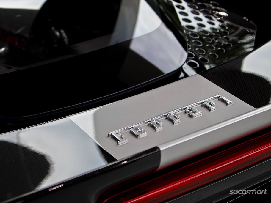 Ferrari SF90 Stradale Plug-in Hybrid 4.0 V8 Assetto Fiorano 52