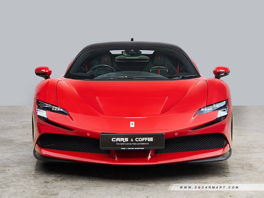 Ferrari SF90 Stradale Plug-in Hybrid 4.0 V8 5