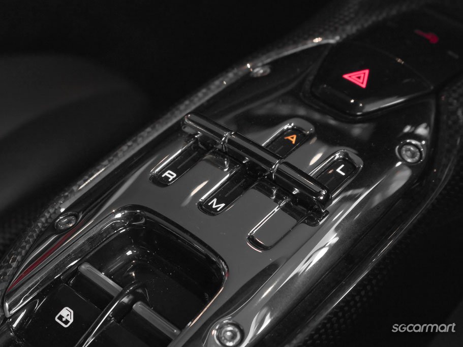 Ferrari SF90 Stradale Plug-in Hybrid 4.0 V8 Assetto Fiorano 70