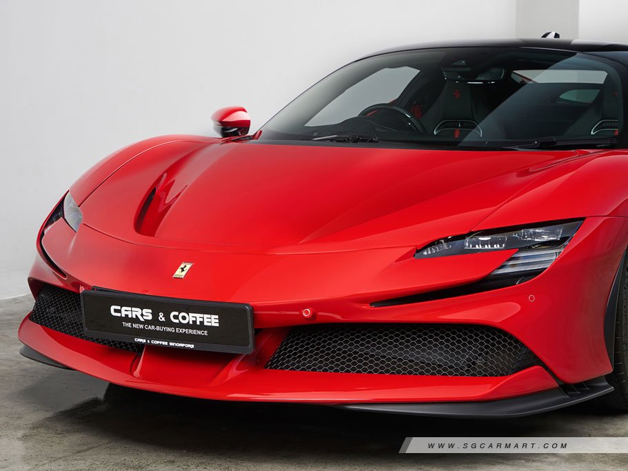 Ferrari SF90 Stradale Plug-in Hybrid 4.0 V8 7