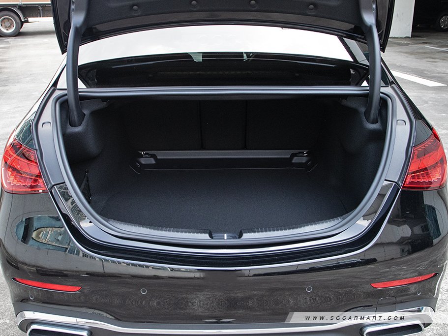 https://i.i-sgcm.com/new_cars/cars/21547/21547_g180