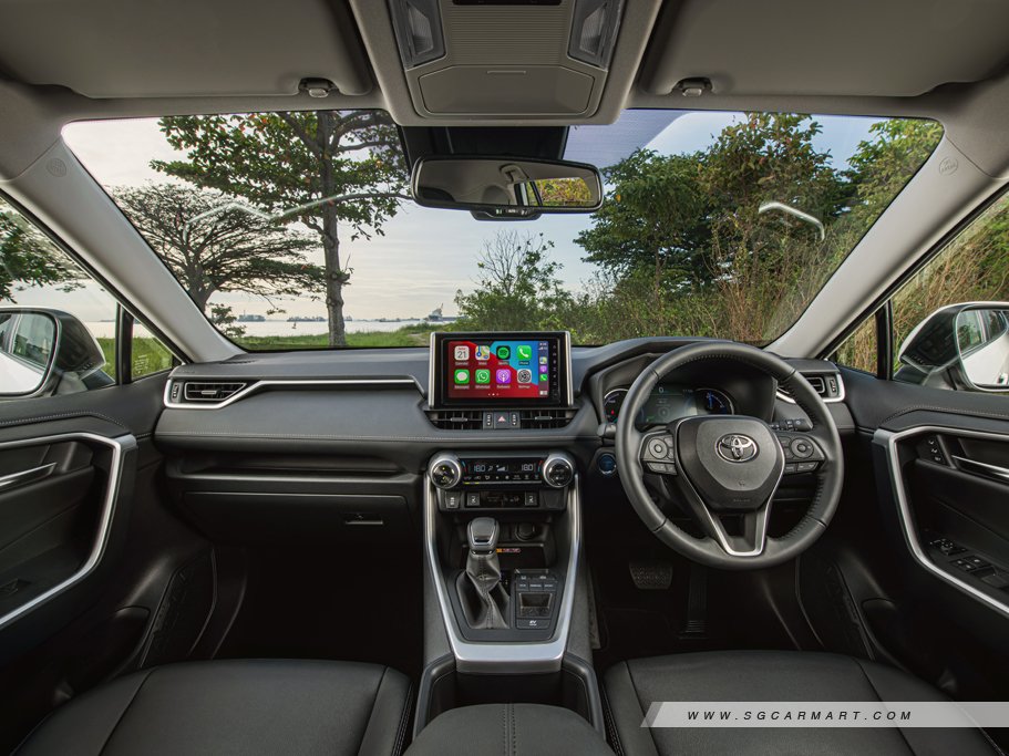 Toyota RAV4 Hybrid 10