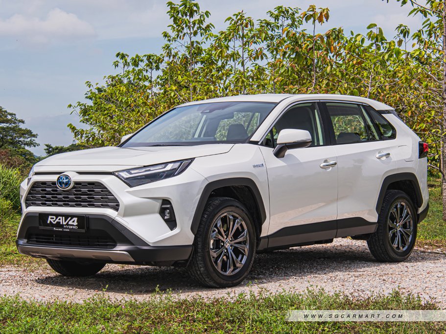 Toyota RAV4 Hybrid 2