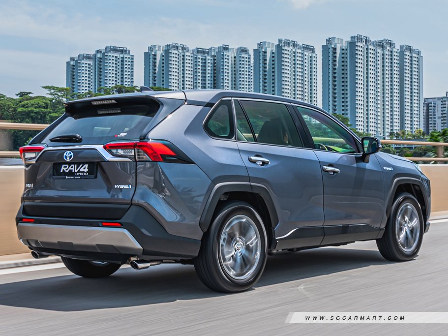 Toyota RAV4 Hybrid 5