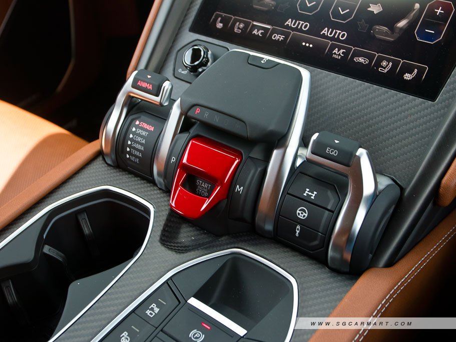 https://i.i-sgcm.com/new_cars/cars/21550/21550_g78