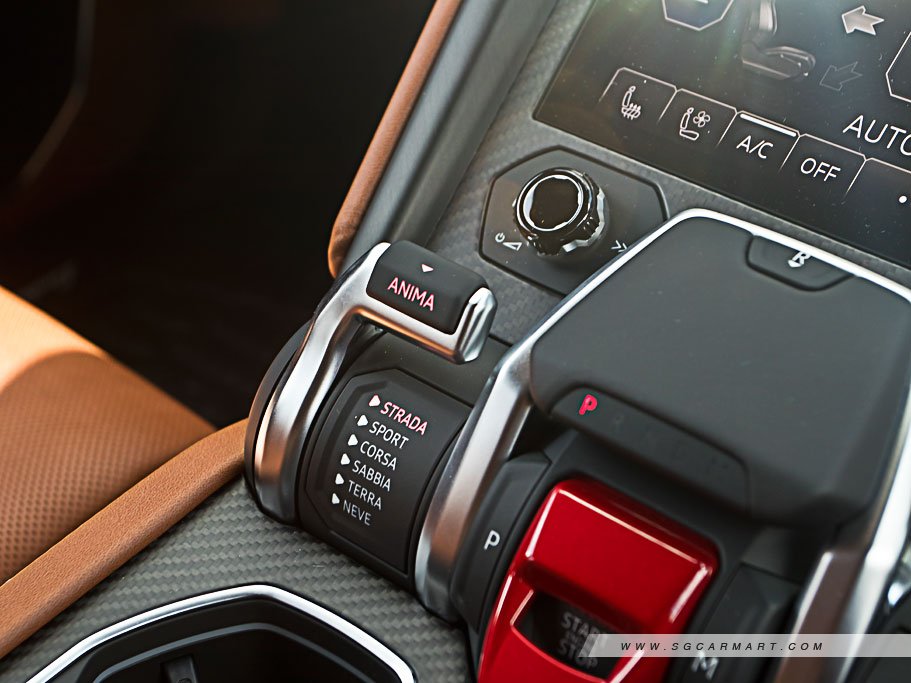 https://i.i-sgcm.com/new_cars/cars/21550/21550_g79
