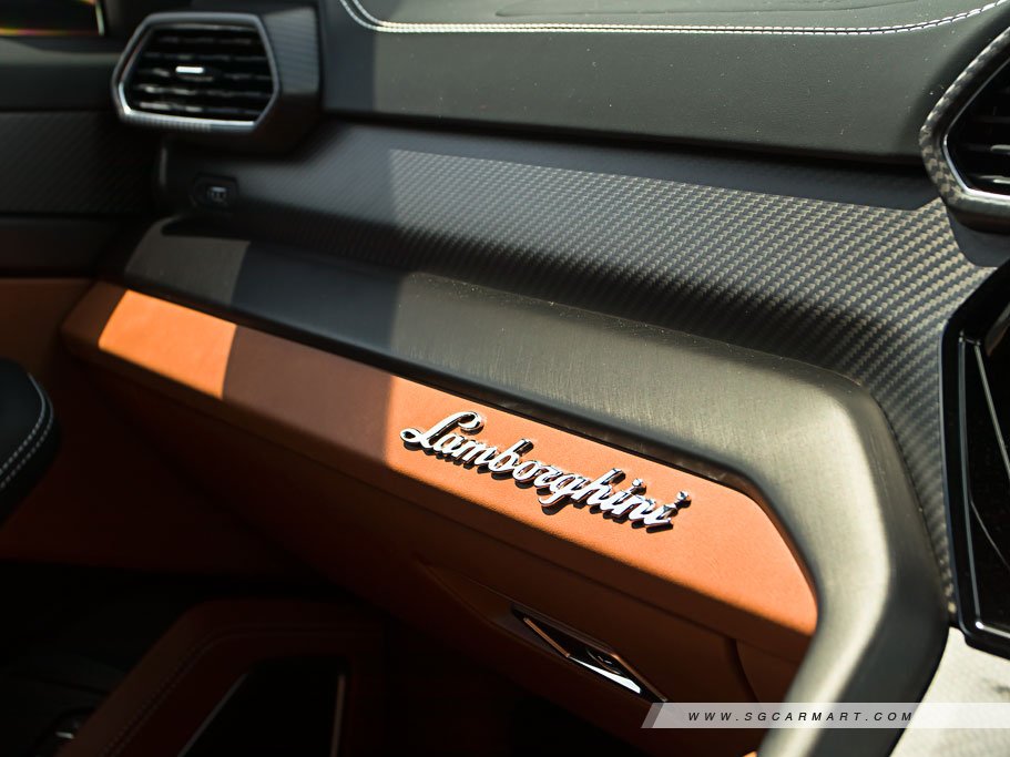 https://i.i-sgcm.com/new_cars/cars/21550/21550_g82