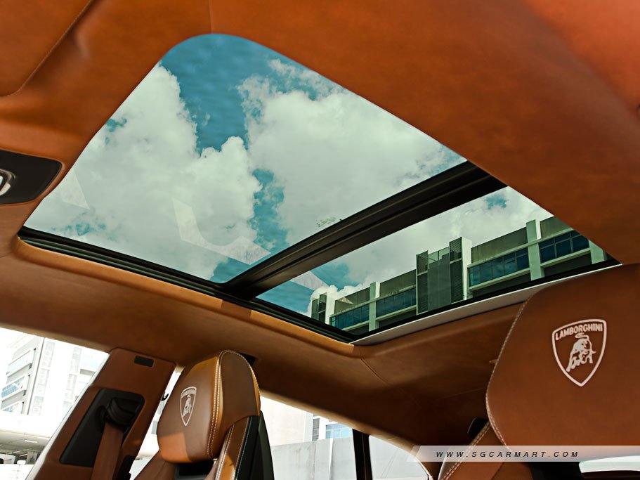 https://i.i-sgcm.com/new_cars/cars/21550/21550_g85