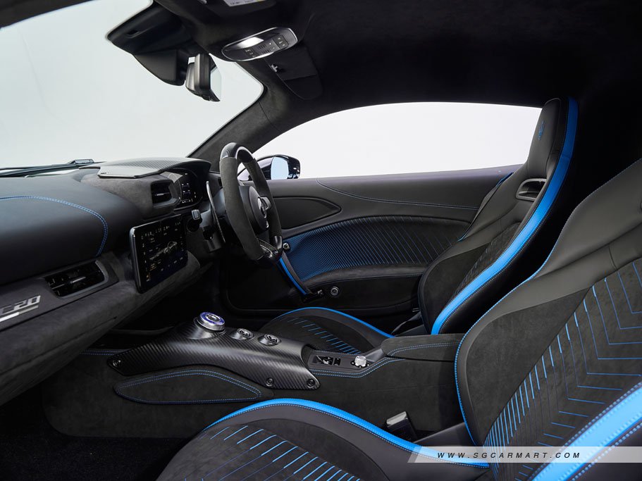 https://i.i-sgcm.com/new_cars/cars/21551/21551_g26