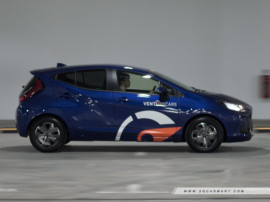 https://i.i-sgcm.com/new_cars/cars/21552/21552_g26
