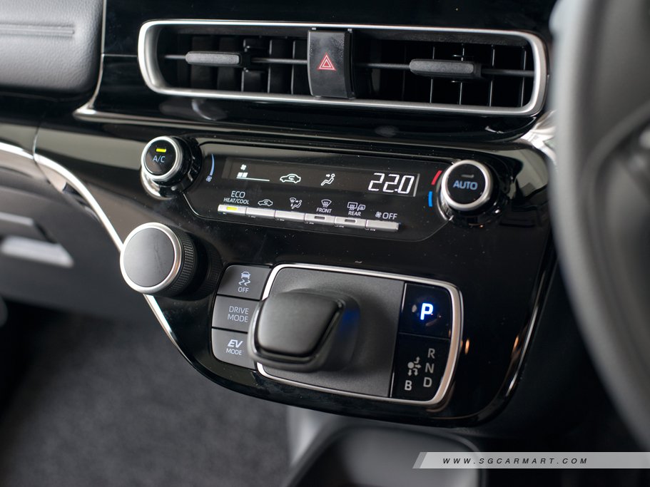 https://i.i-sgcm.com/new_cars/cars/21552/21552_g42