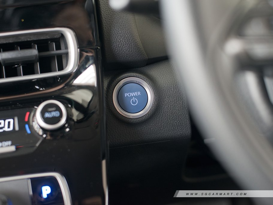 https://i.i-sgcm.com/new_cars/cars/21552/21552_g44