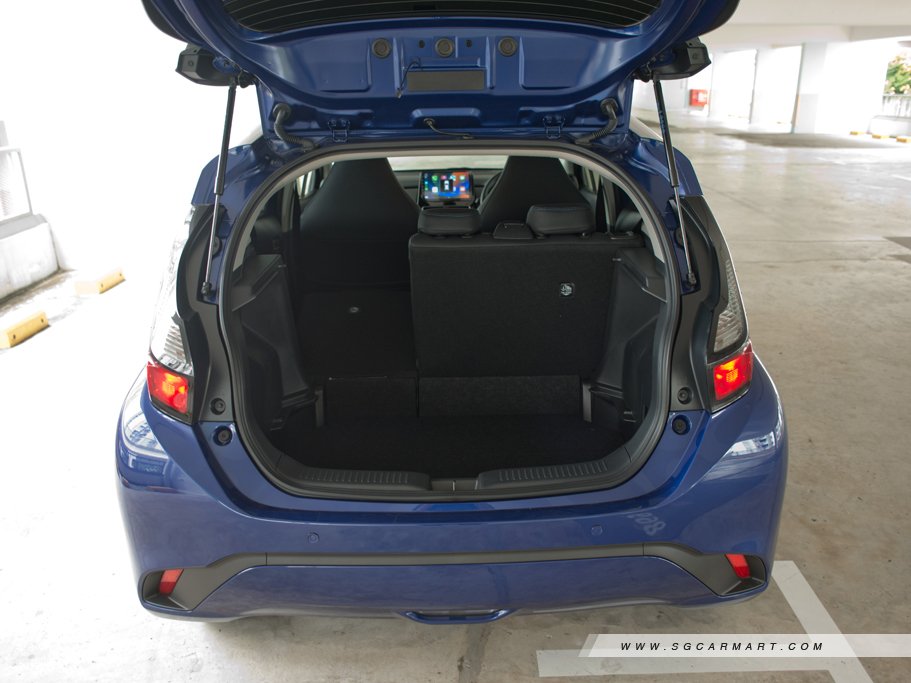 https://i.i-sgcm.com/new_cars/cars/21552/21552_g53