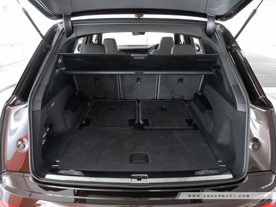 https://i.i-sgcm.com/new_cars/cars/21554/21554_g71