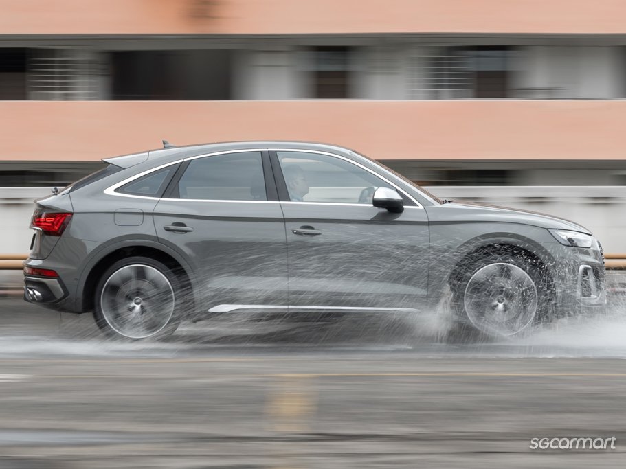 https://i.i-sgcm.com/new_cars/cars/21555/21555_g26