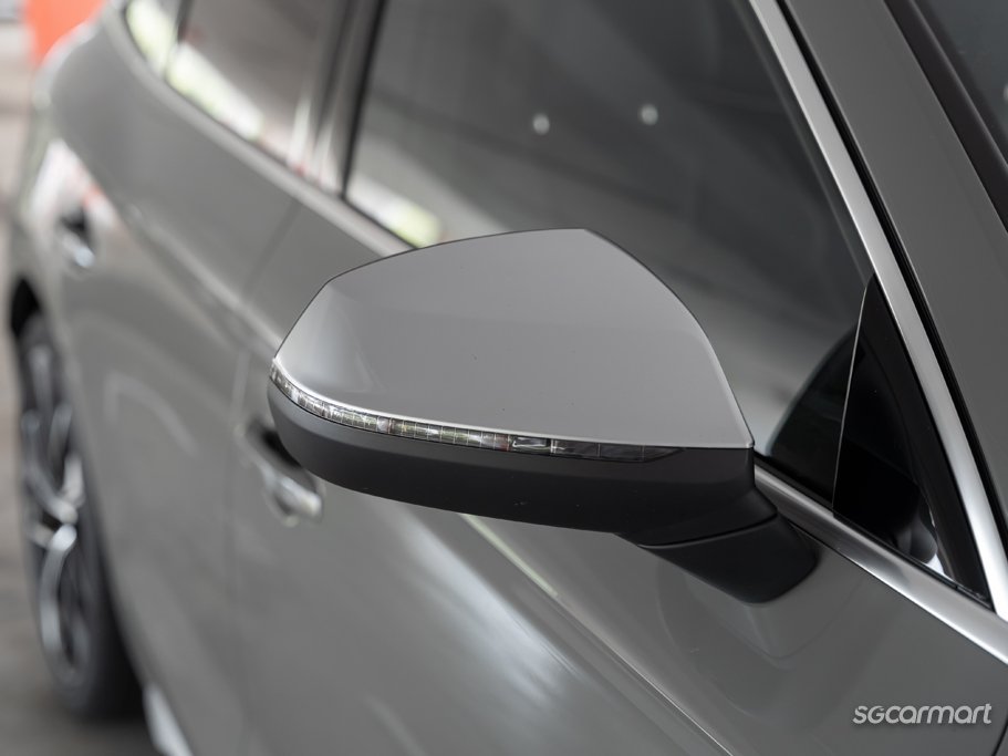 https://i.i-sgcm.com/new_cars/cars/21555/21555_g31