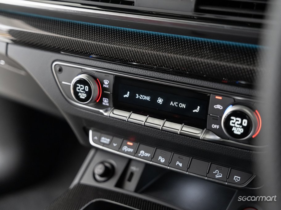 https://i.i-sgcm.com/new_cars/cars/21555/21555_g52