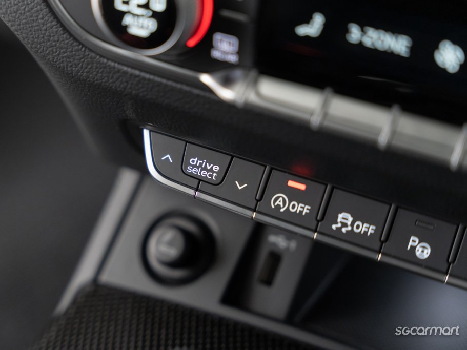 https://i.i-sgcm.com/new_cars/cars/21555/21555_g53