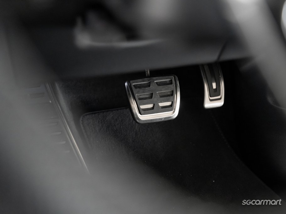 https://i.i-sgcm.com/new_cars/cars/21555/21555_g58