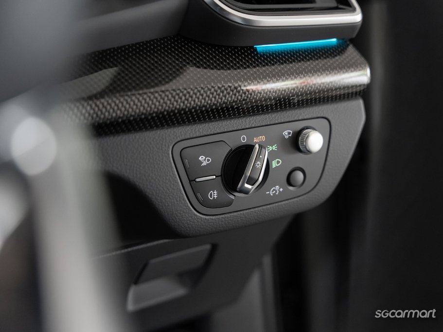 https://i.i-sgcm.com/new_cars/cars/21555/21555_g59