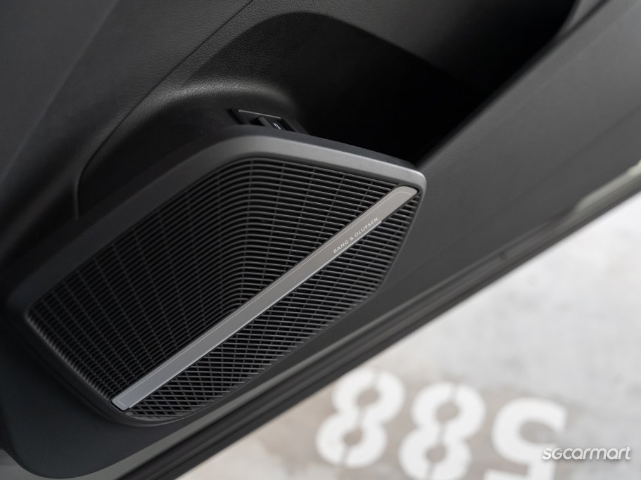 https://i.i-sgcm.com/new_cars/cars/21555/21555_g61