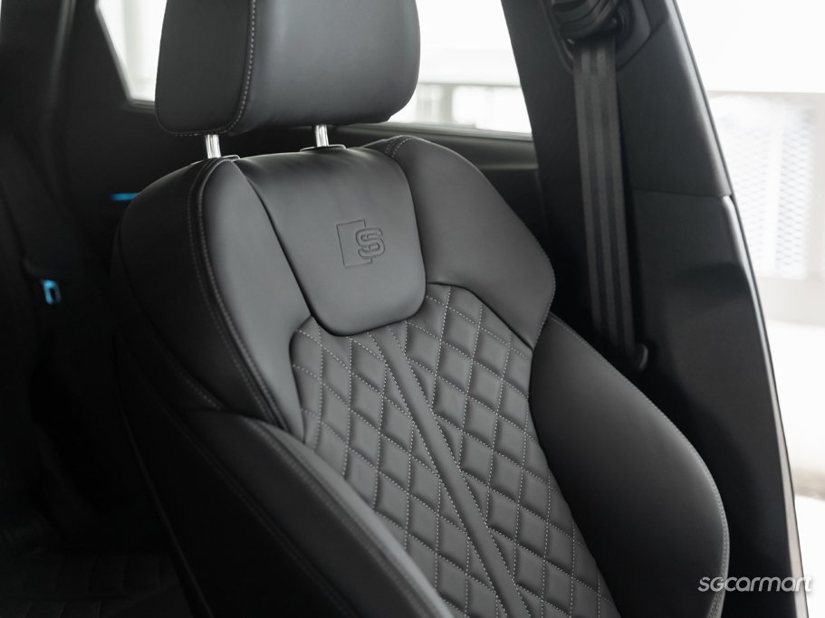 https://i.i-sgcm.com/new_cars/cars/21555/21555_g63