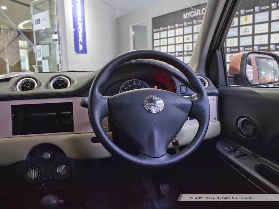 https://i.i-sgcm.com/new_cars/cars/21556/21556_g14