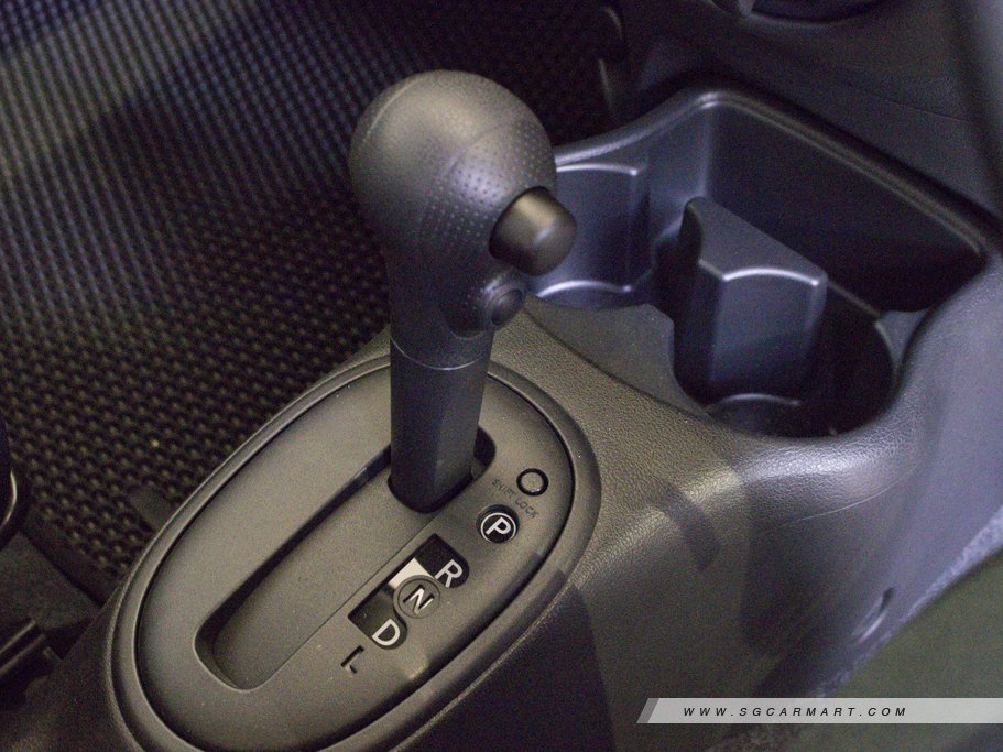 https://i.i-sgcm.com/new_cars/cars/21556/21556_g19