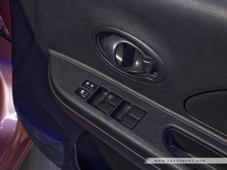 https://i.i-sgcm.com/new_cars/cars/21556/21556_g20
