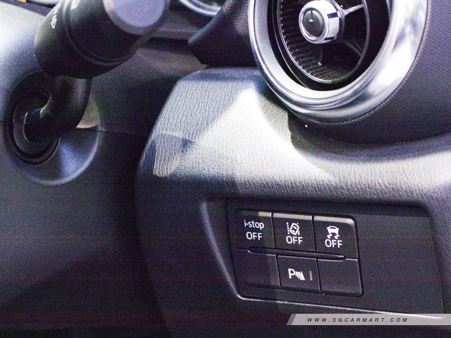 https://i.i-sgcm.com/new_cars/cars/21557/21557_g24