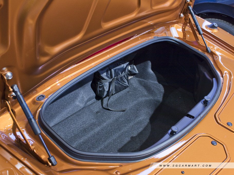 https://i.i-sgcm.com/new_cars/cars/21557/21557_g33