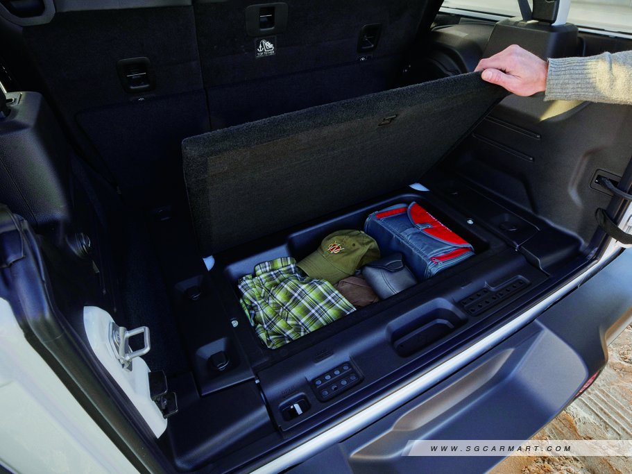 https://i.i-sgcm.com/new_cars/cars/21560/21560_g13
